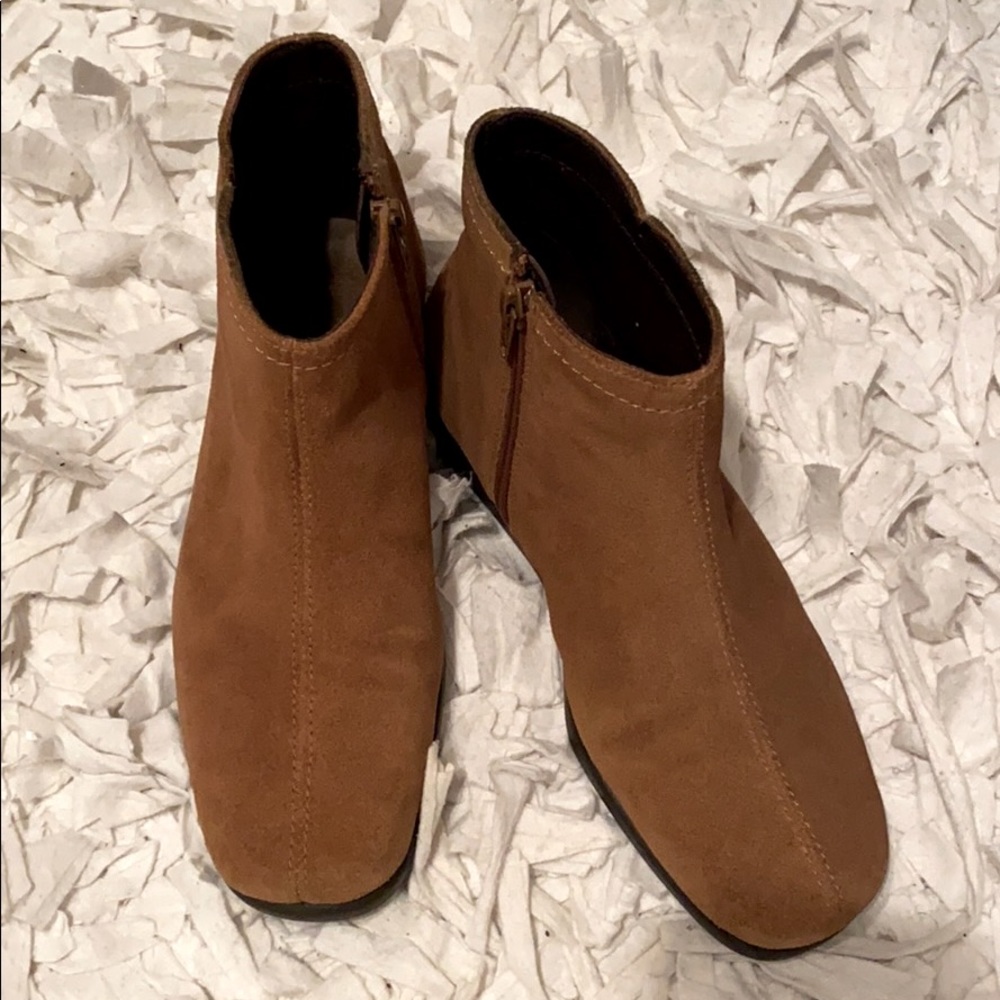 Aerosoles Double Trouble size 5 ankle boot